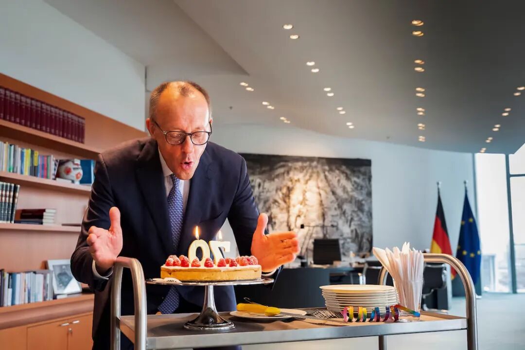 欧元EURUSD意外迎来“鹰派反击”：欧洲通胀风险回到平衡区，12 月再降息彻底没戏  第2张