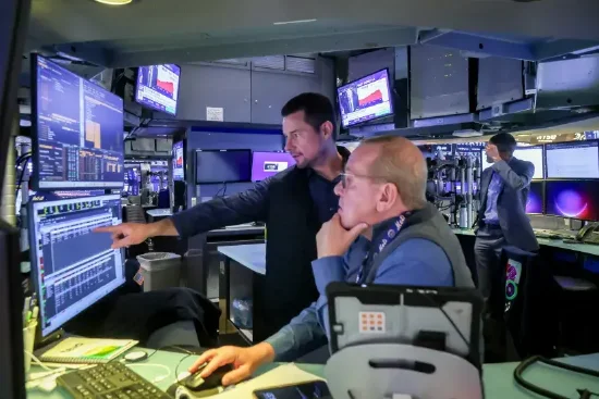 尾盘:道指重挫700余点 纳指一度跌破50日移动均线 第1张 尾盘:道指重挫700余点 纳指一度跌破50日移动均线 第1张