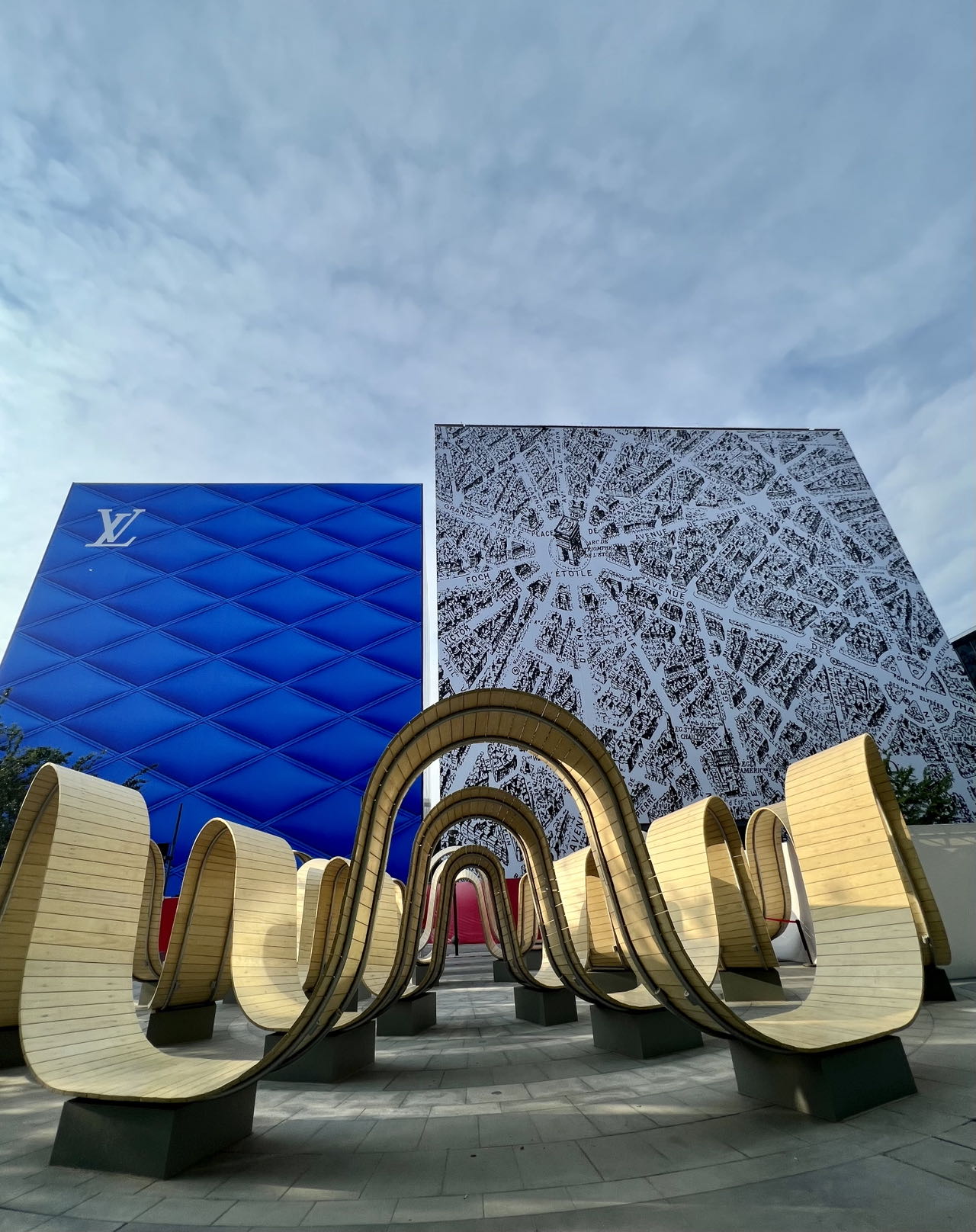 中产消费观变化，奢侈品牌收缩战线，高端商场变局已至  第2张