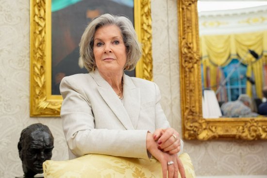 瘾君子、右翼狂热分子、阴谋论者——白宫幕僚长惊爆特朗普核心圈秘事  第1张