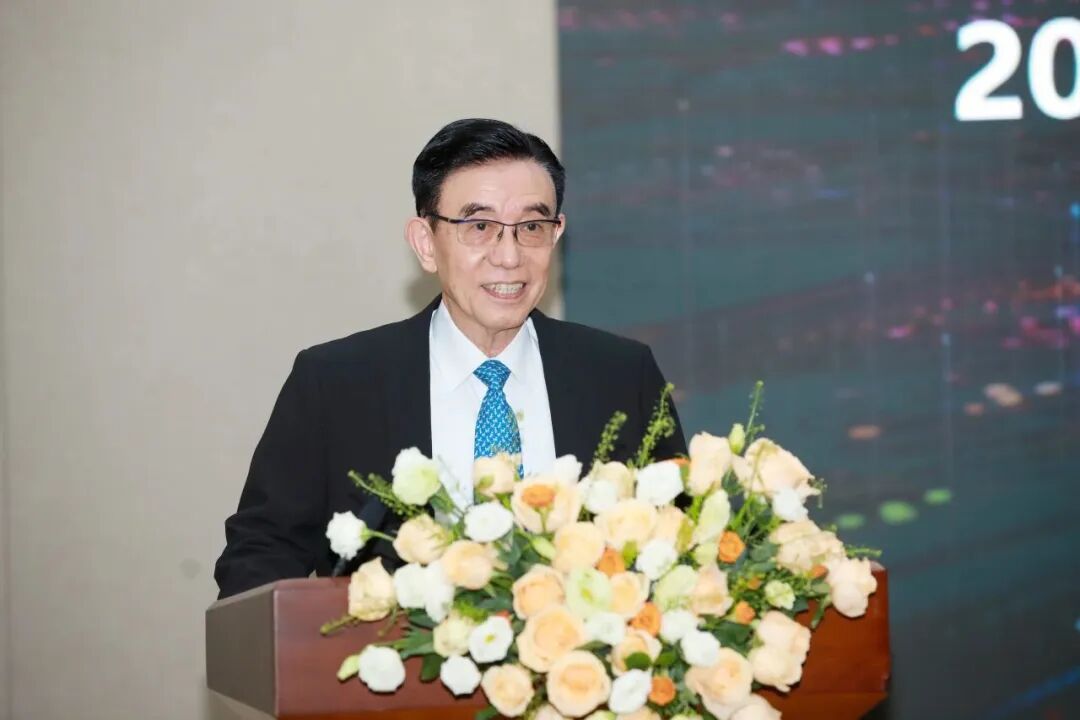 中国刻蚀机之父,带出1700亿芯片设备巨头 第3张 中国刻蚀机之父,带出1700亿芯片设备巨头 第3张