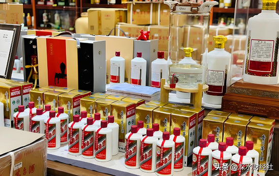 100吨半小时秒光！茅台直营能打破经销商体系吗？  第1张