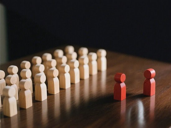 爱“挖墙脚”的国金证券研究所,新聘首席不满一年便出走 第4张 爱“挖墙脚”的国金证券研究所,新聘首席不满一年便出走 第4张