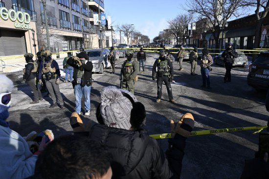 明尼苏达州一位美国公民遭执法人员射杀 特朗普称州长煽动叛乱  第4张