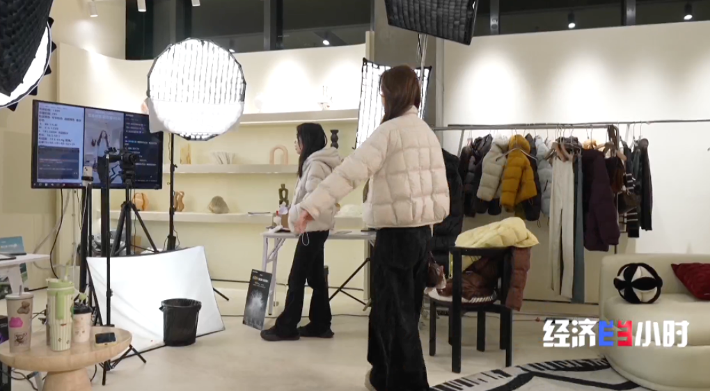 不只暖，更要潮！解码我国羽绒服千亿产业背后的科创路  第2张