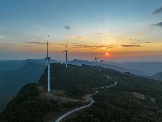 回收9年前剥离资产,500亿龙头靠亏损公司做太空光伏梦? 第1张 回收9年前剥离资产,500亿龙头靠亏损公司做太空光伏梦? 第1张