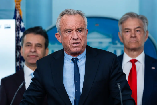 小罗伯特・F・肯尼迪的盟友瞄准各州，试图废除学龄儿童疫苗强制令  第1张