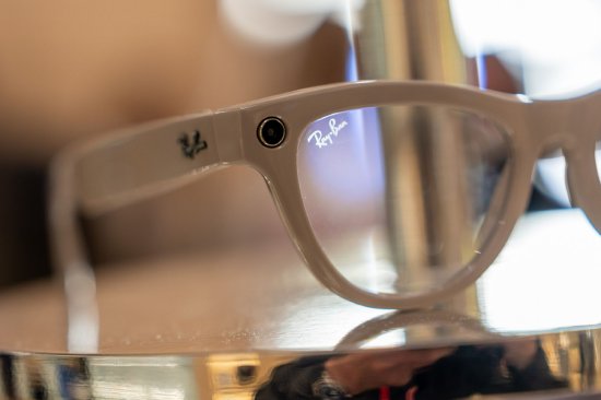 苹果加快研发人工智能眼镜、吊坠及带摄像头的AirPods耳机  第2张