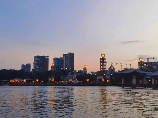 保险高层难字当头：千万年薪渐远，降薪成主旋律  第1张