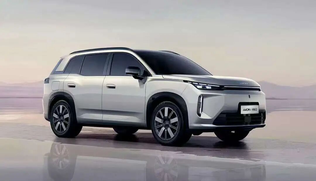 爆款焦虑下的“减法”:埃安推i60丐版,10万起能救市吗? 第2张 爆款焦虑下的“减法”:埃安推i60丐版,10万起能救市吗? 第2张