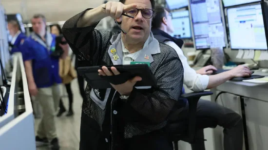 尾盘:美股走低道指跌660点 伊朗称将继续关闭海峡 第1张 尾盘:美股走低道指跌660点 伊朗称将继续关闭海峡 第1张