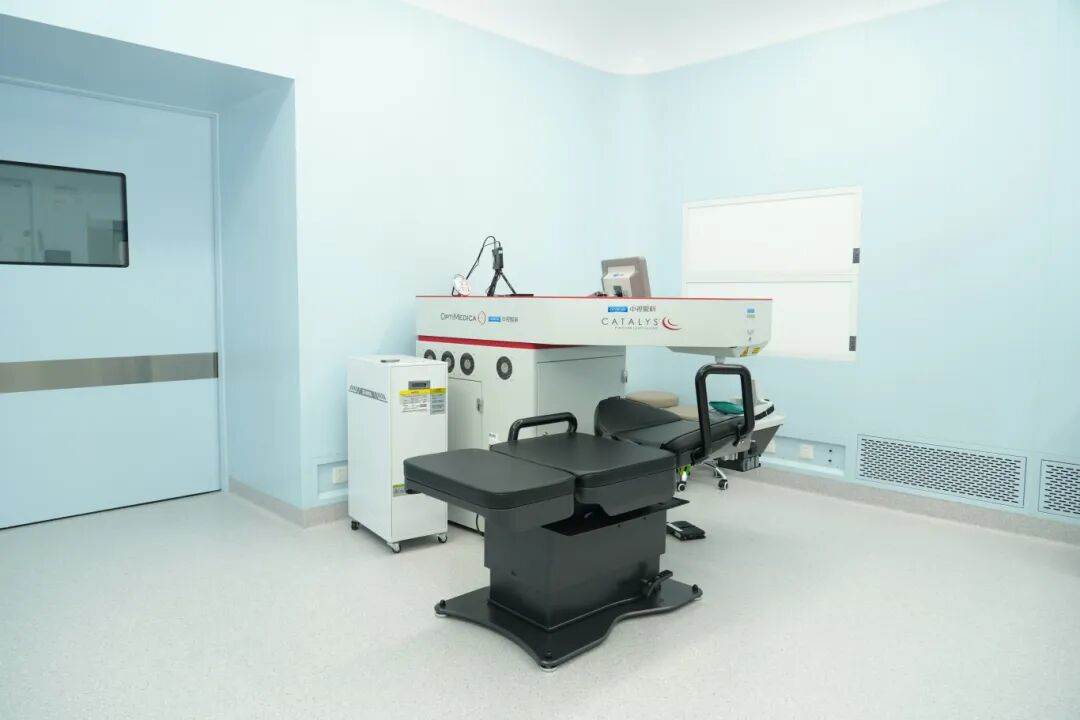 告别多副眼镜的困扰!专家解读:郑州中视眼科“新复明”手术如何一键重启年轻视界 第4张 告别多副眼镜的困扰!专家解读:郑州中视眼科“新复明”手术如何一键重启年轻视界 第4张